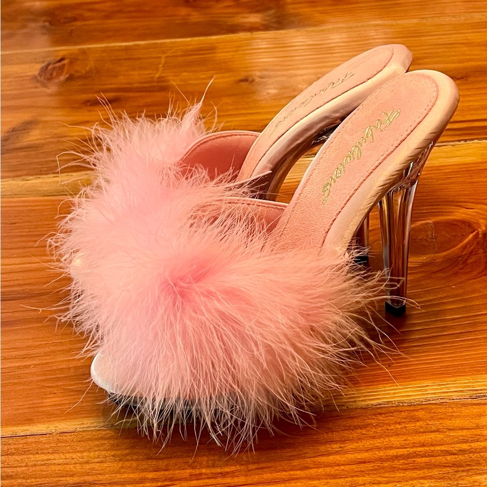 Sultry-601F Baby Pink/Clear / 8
6" Heel, 1" Platform Marabou Slipper 6" (152mm)